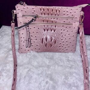 Super Chic Faux Croc Textured Women's Crossbody Bag